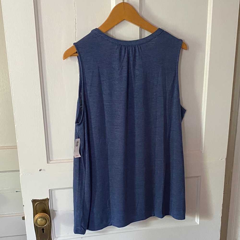 Old Navy Blue V-Neck Sleeveless Blouse - Picture 5 of 7
